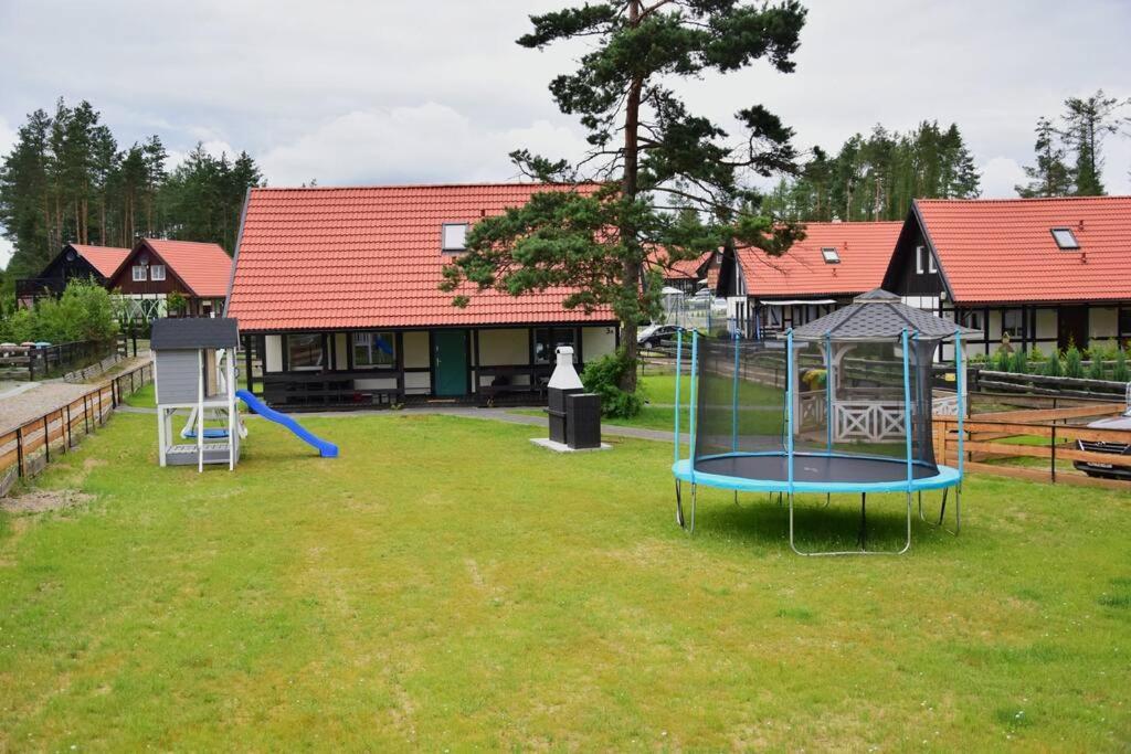Pastelowy Domek Z Balia Elektryczna Z Jacuzzi Zalakowo Exterior photo