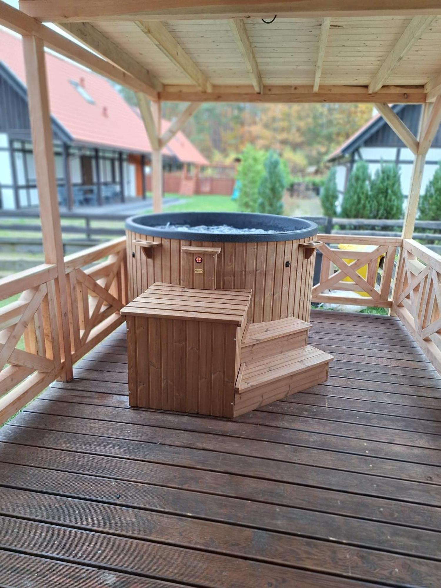 Pastelowy Domek Z Balia Elektryczna Z Jacuzzi Zalakowo Exterior photo